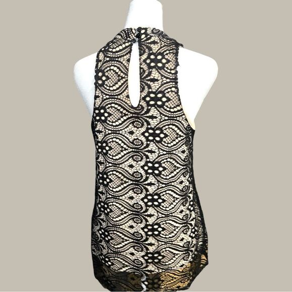 Rue 21 super cute sleeveless lace top with lace up design in front of! - Picture 7 of 8